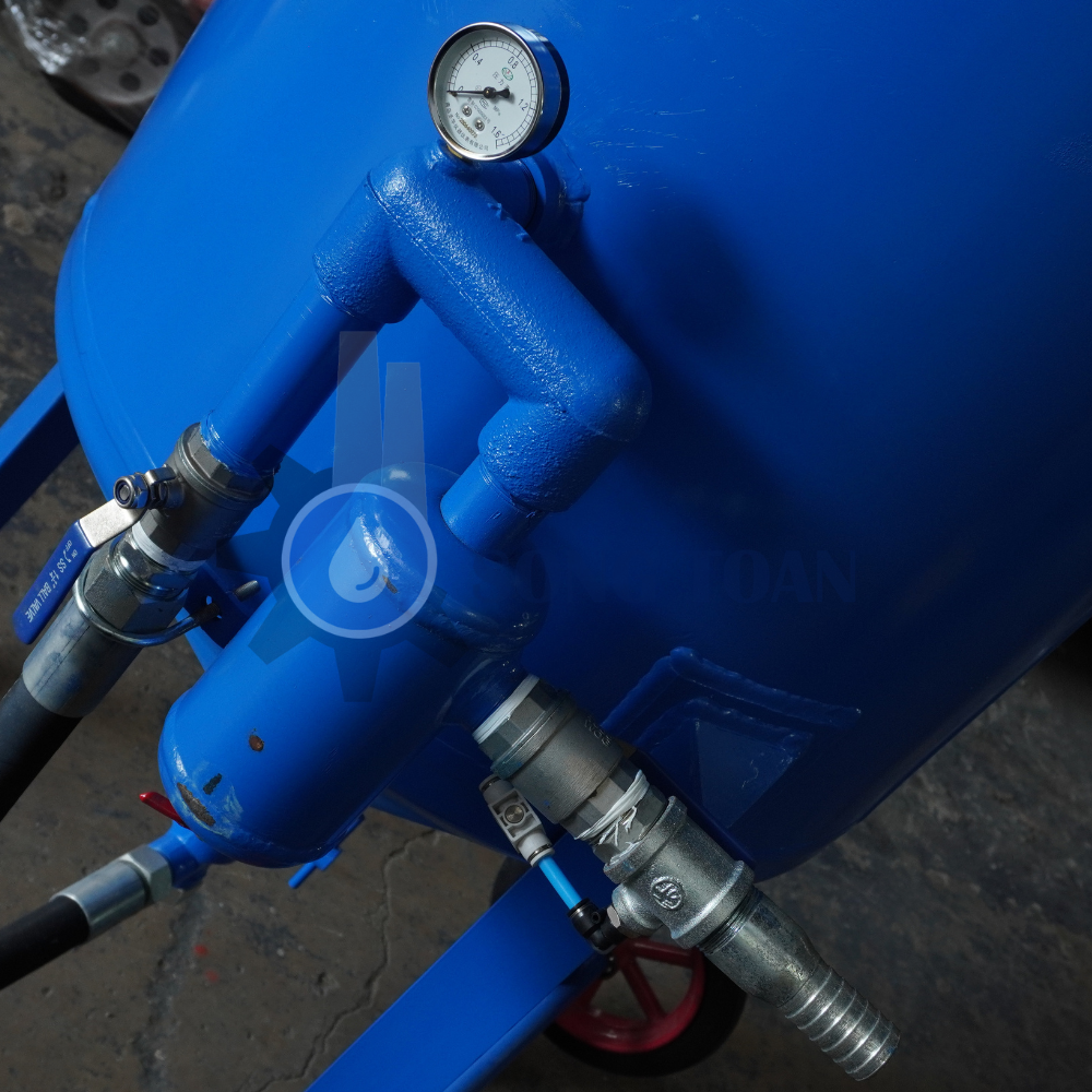 máy phun cát dạng cối 300 lít